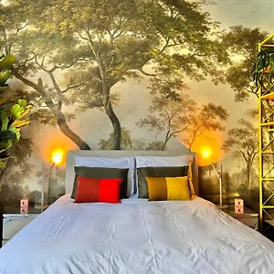 https://daens-greenhouse.utrechthotels.net
